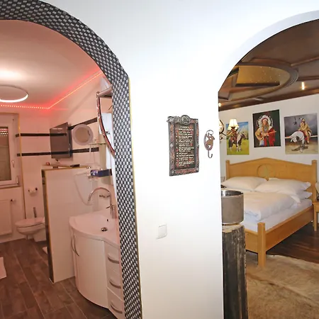 Ξενοδοχείο Hoeckner Plaza 4*