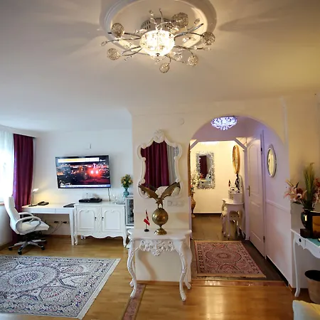 Ξενοδοχείο Hoeckner Plaza 4*