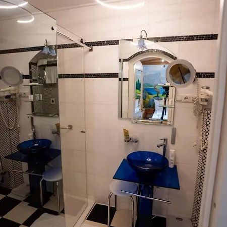 Ξενοδοχείο Hoeckner Plaza 4*