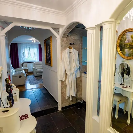 Ξενοδοχείο Hoeckner Plaza 4*