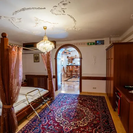 Hockner Plaza 4*