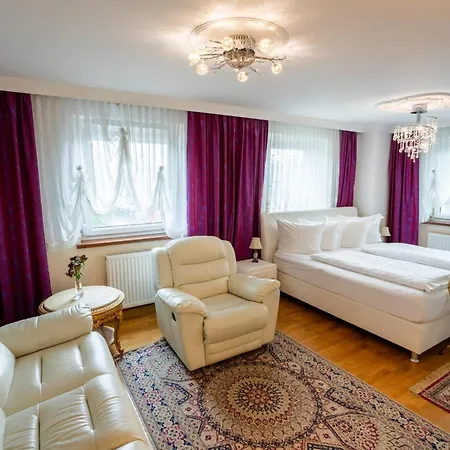 Hockner Plaza 4*