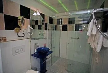 Hoeckner Plaza Hotel 4*