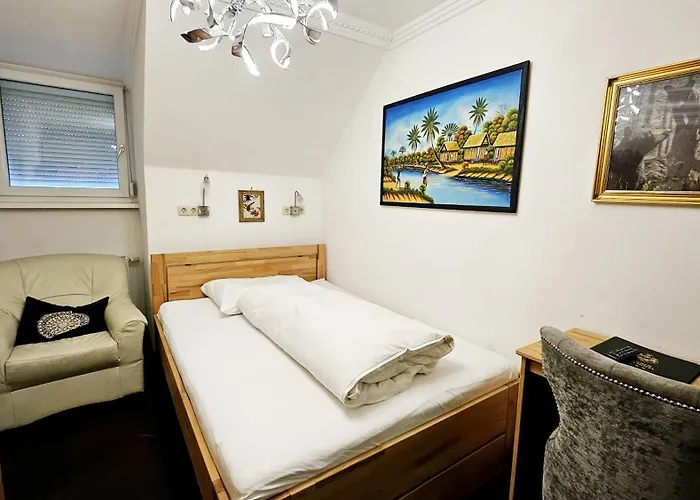 فندق Hoeckner Plaza 4*