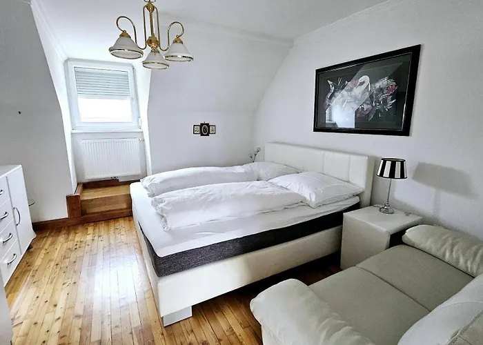 Hoeckner Plaza Hotel 4*