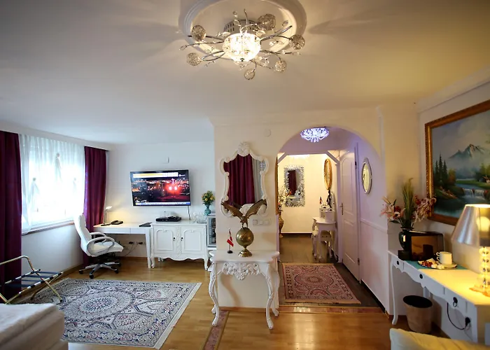 فندق Hoeckner Plaza 4*