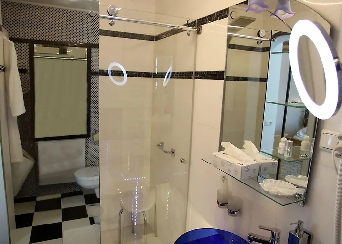 Hoeckner Plaza فندق