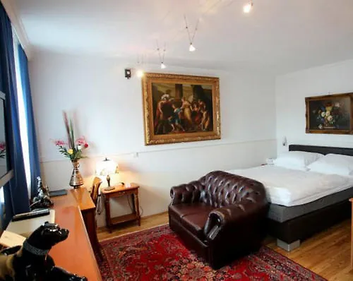 فندق Hoeckner Plaza 4*