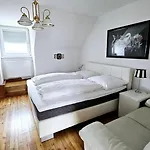 Hoeckner Plaza Ξενοδοχείο 4*