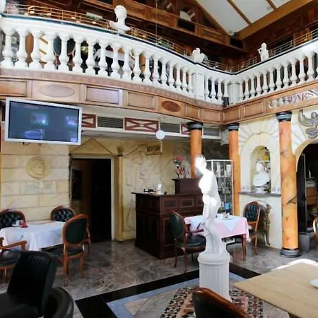 Hoeckner Plaza Hotel